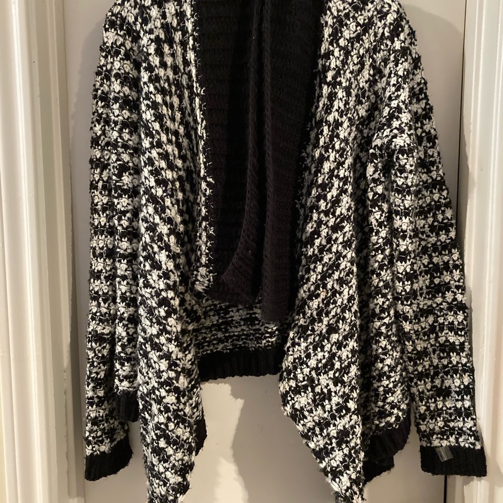 LOFT Black & White Knit Poncho Like Sweater w Sleeves. - Picture 2 of 5